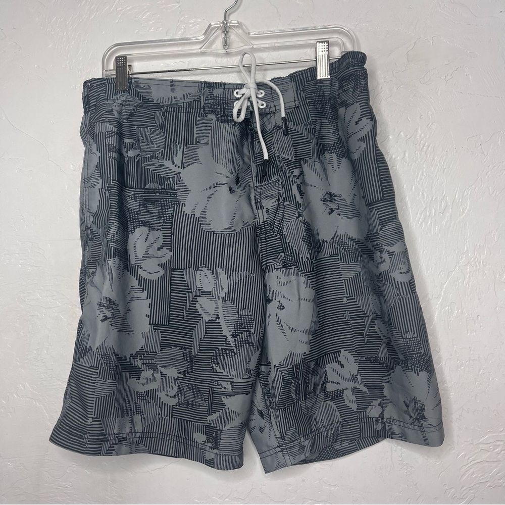 Speedo short swim trunks size 32